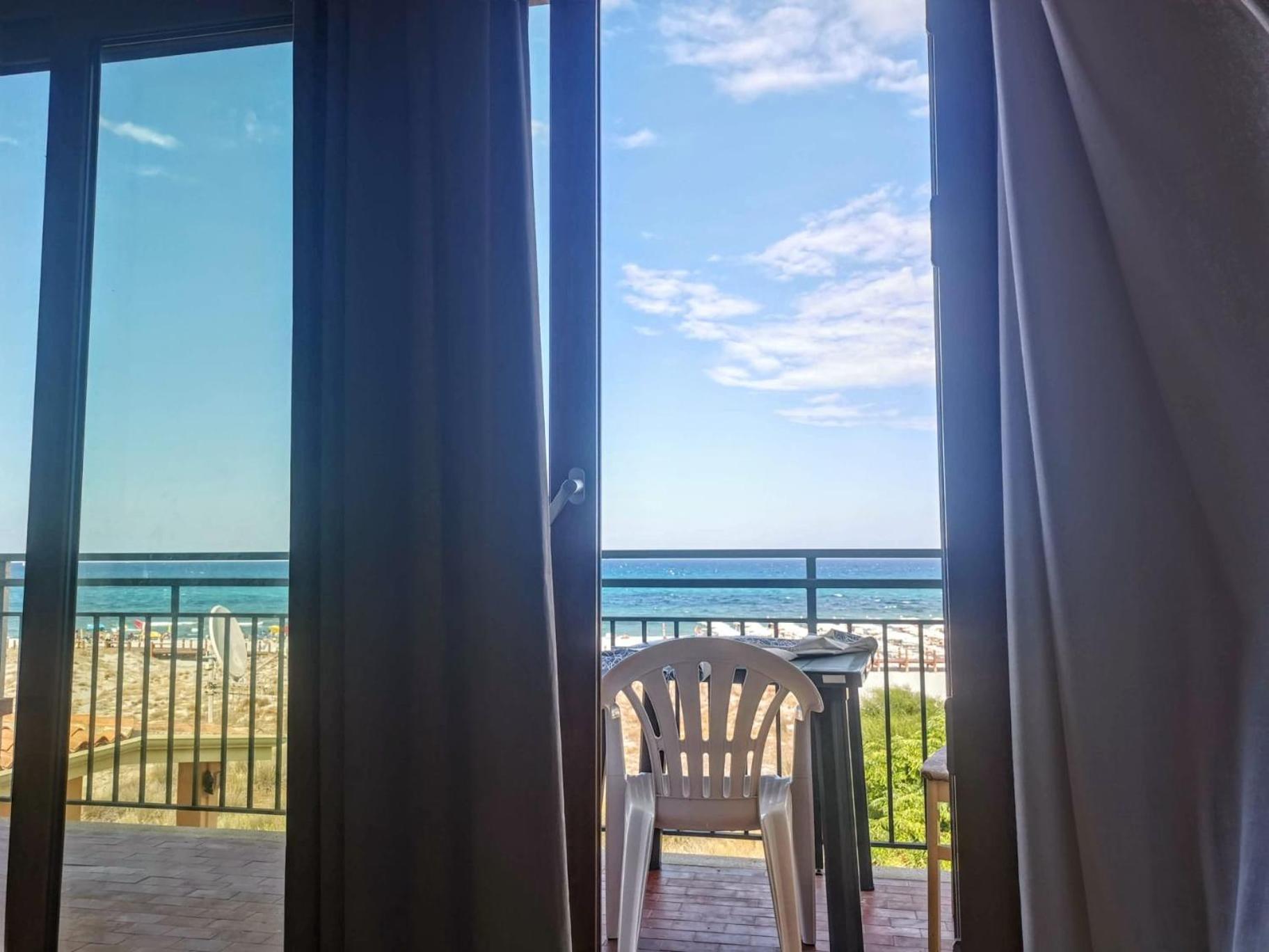 La Casetta Sulla Spiaggia La Caletta Esterno foto